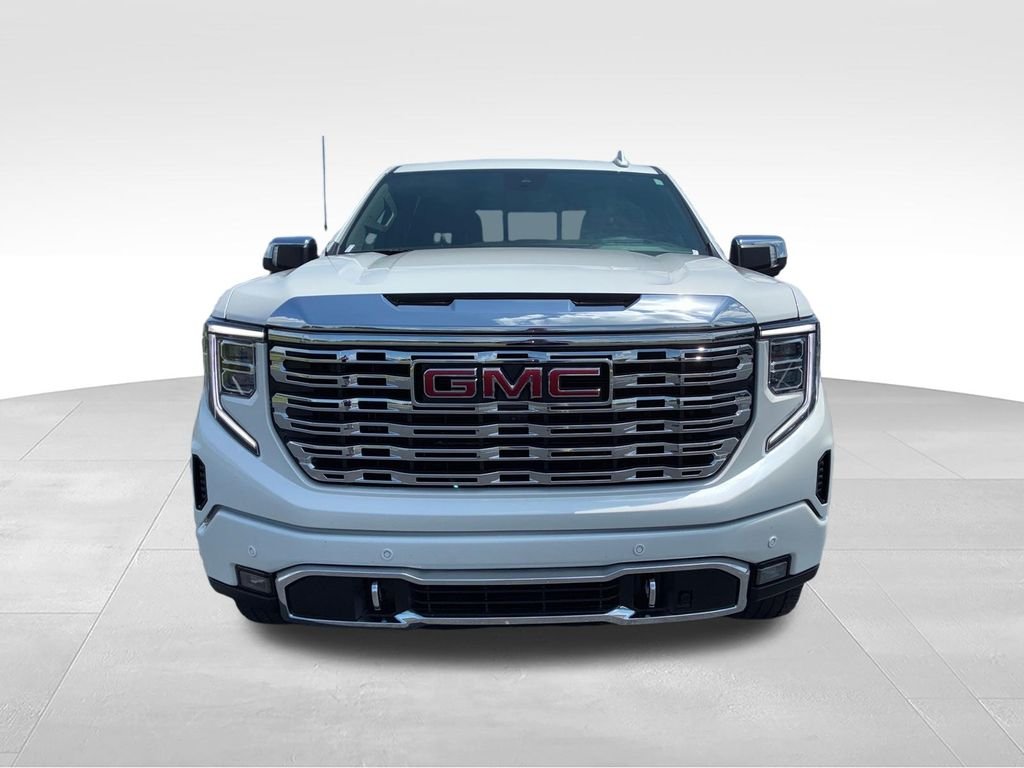 Used 2023 White GMC Denali image 7