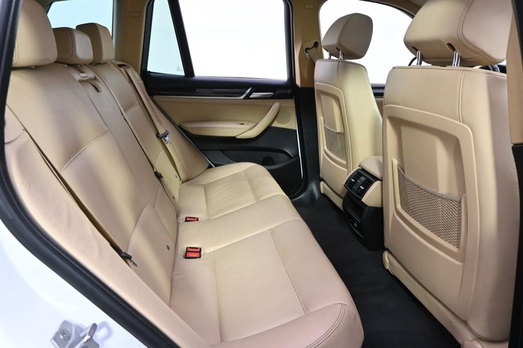 Used 2017 White Metallic BMW xDrive28i image 18