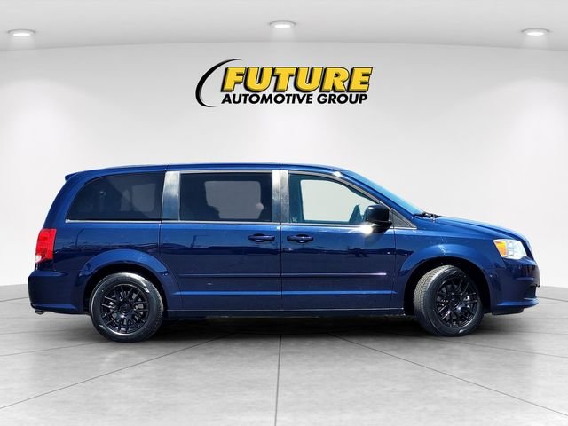 Used 2016 Blue Dodge SE image 3