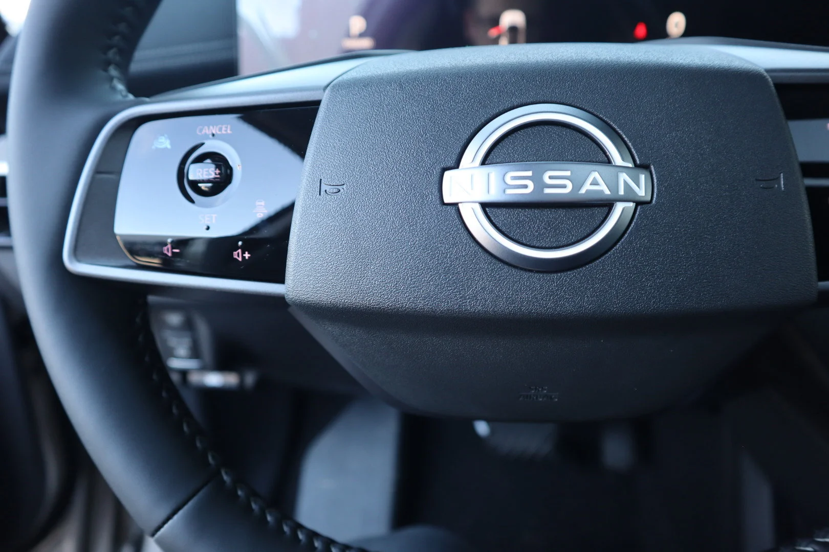 New 2026 Everest White Pearl TriCoat Nissan SL image 21