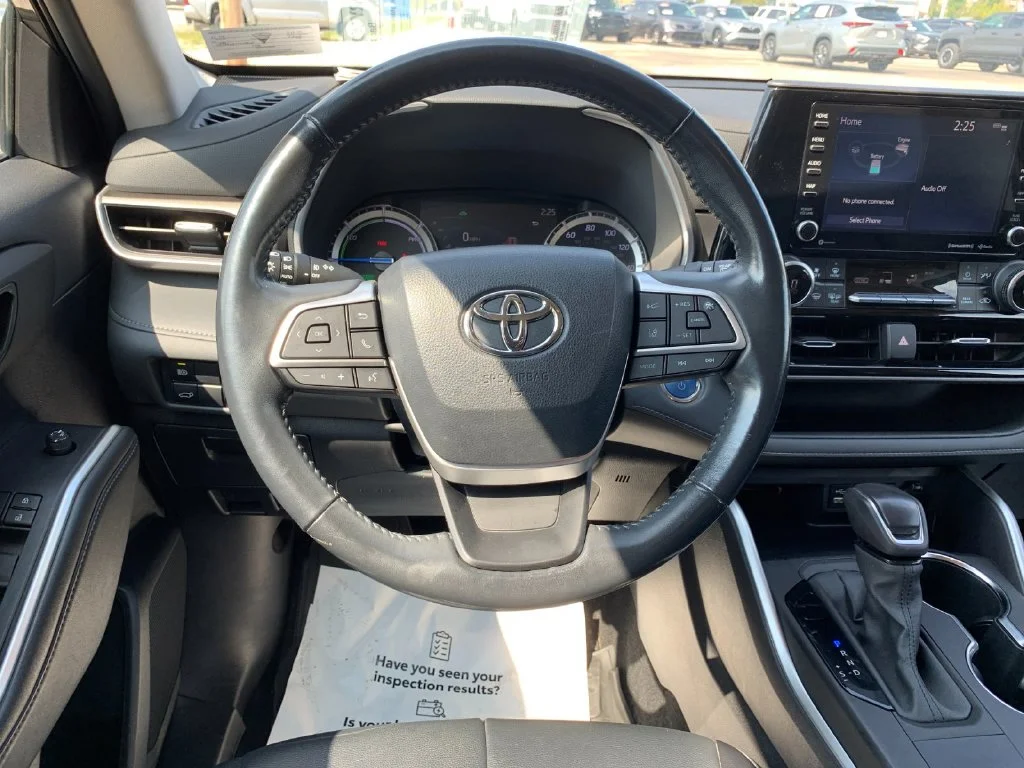 Used 2022 Gray Toyota XLE image 17