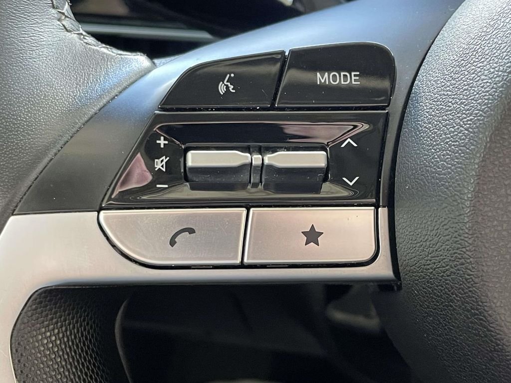 Certified Used 2025 White Hyundai SEL Convenience image 20