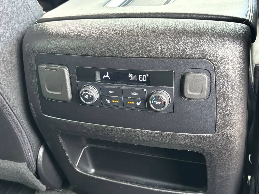 Used 2018 SUMMIT WHITE GMC SLT image 23