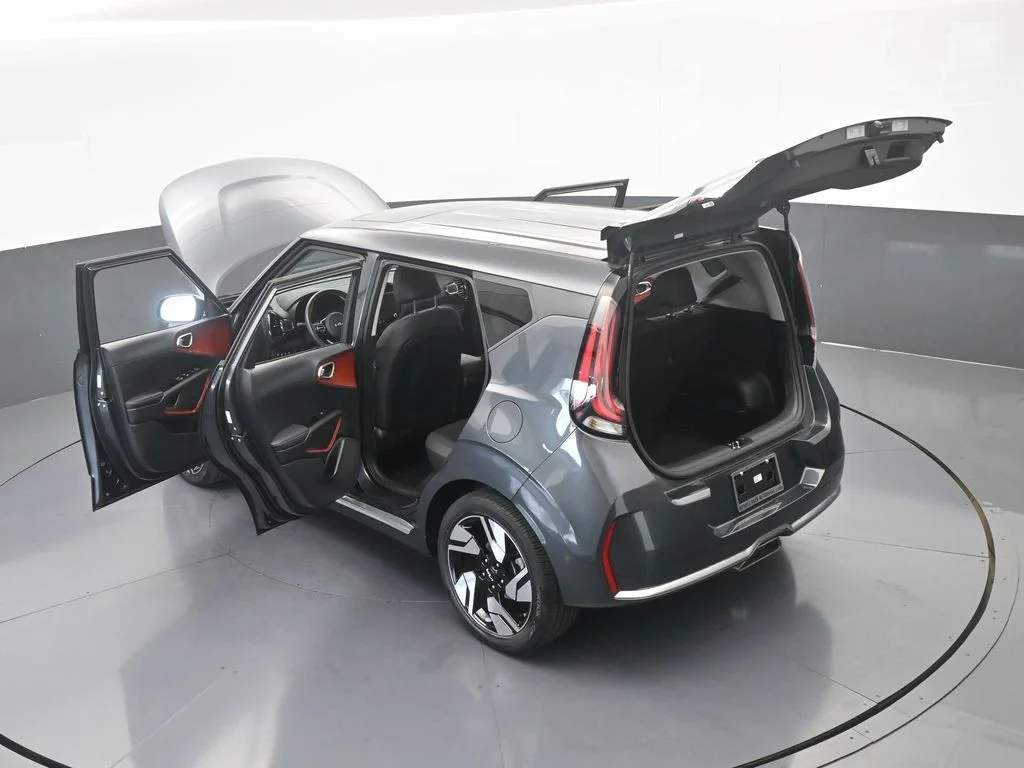 Used 2024 Gravity Gray Kia GT-Line image 62