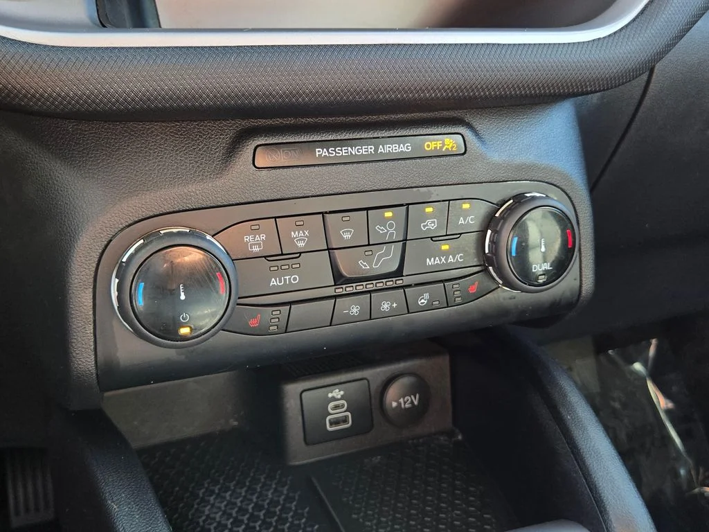 Used 2024 Gray Metallic Ford Outer Banks image 29