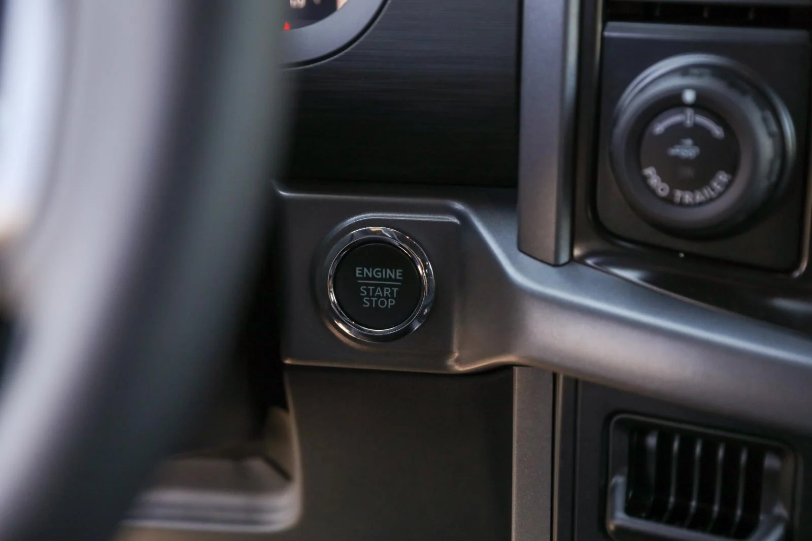 New 2026 Agate Black Metallic Ford XLT image 25