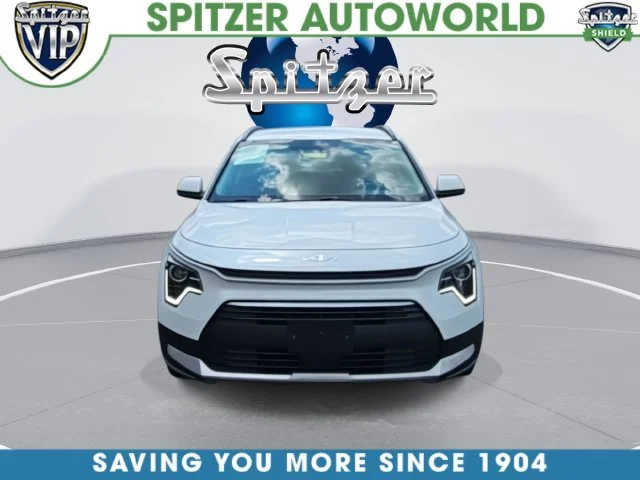 Used 2023 White Kia EX image 4