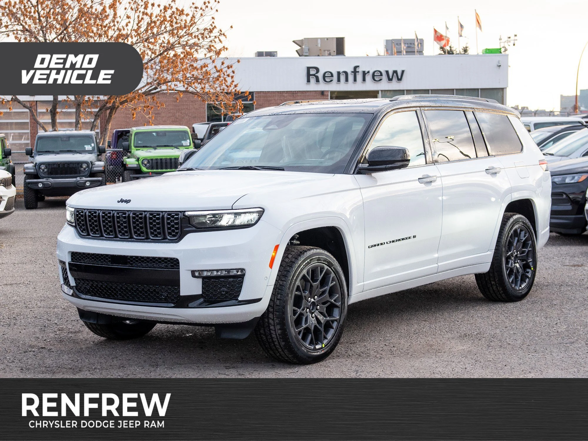 Used 2025 White Jeep Summit Reserve* image 1