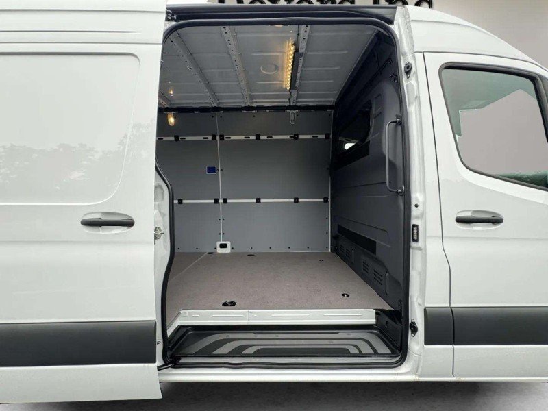 New 2026  Mercedes-Benz  image 5