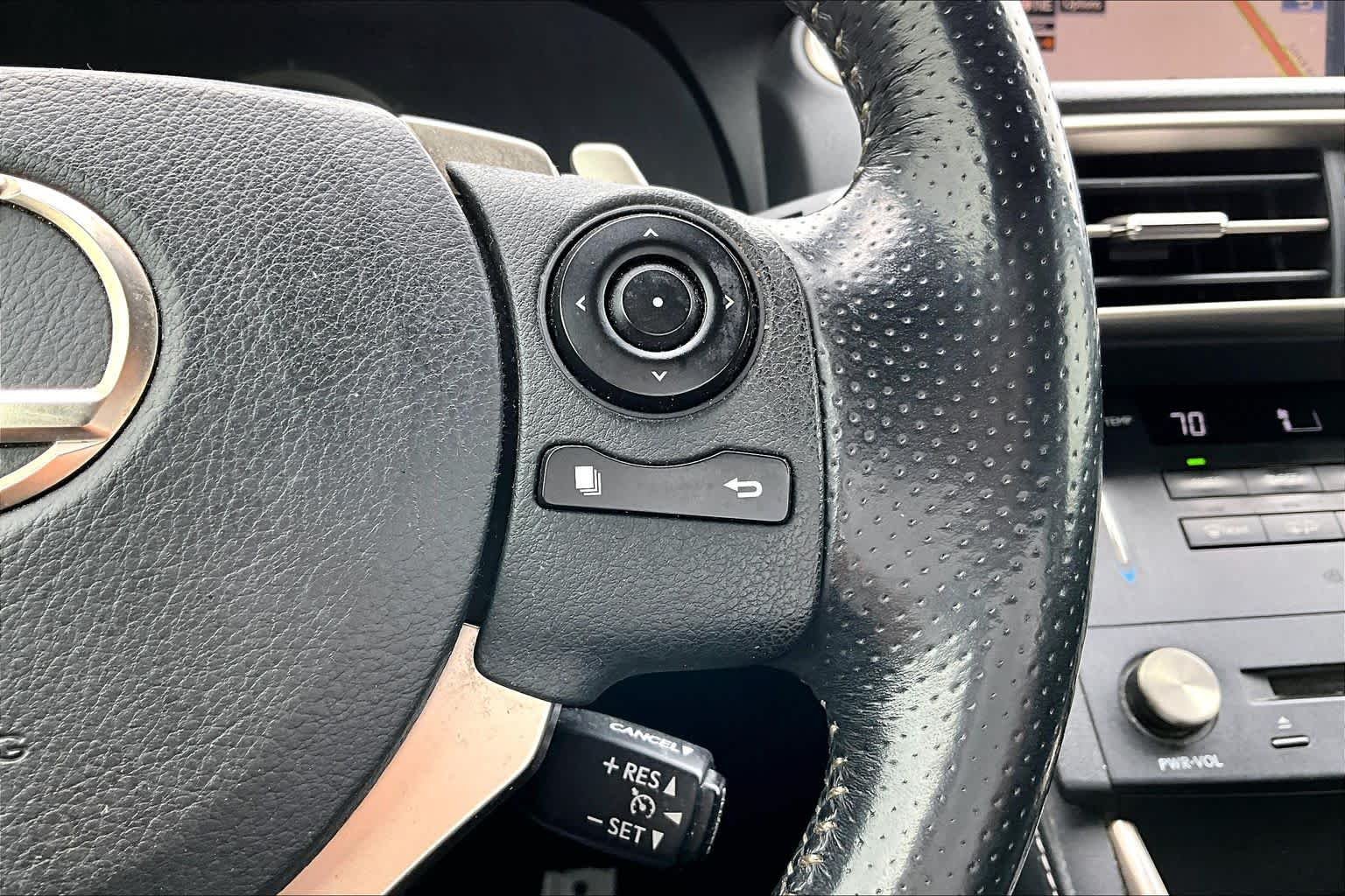Used 2015 Atomic Silver Lexus  image 24
