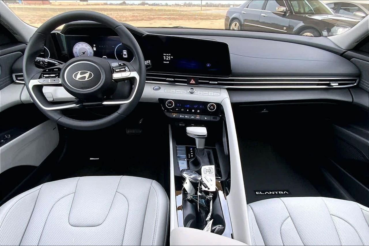 New 2026 Ecotronic Gray Hyundai Limited image 5