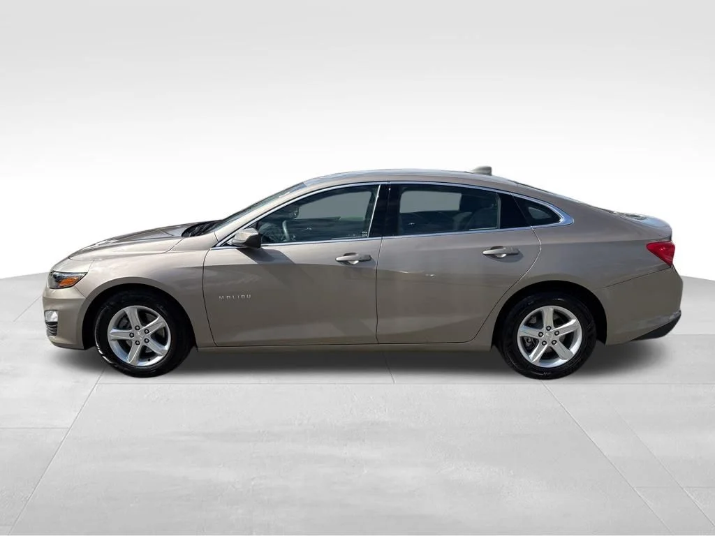 Used 2024 Gray Chevrolet LT image 2