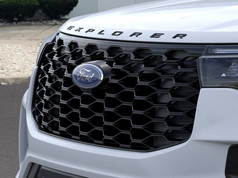 New 2026 Space White Metallic Ford ST-Line image 17