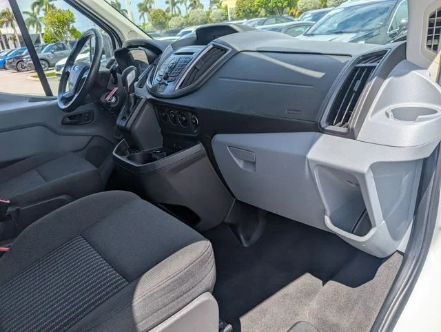 2015 Ford Transit XLT - Photo 13