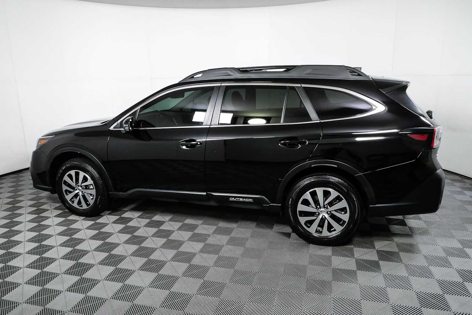 Used 2021 Crystal Black Silica Subaru Premium image 29