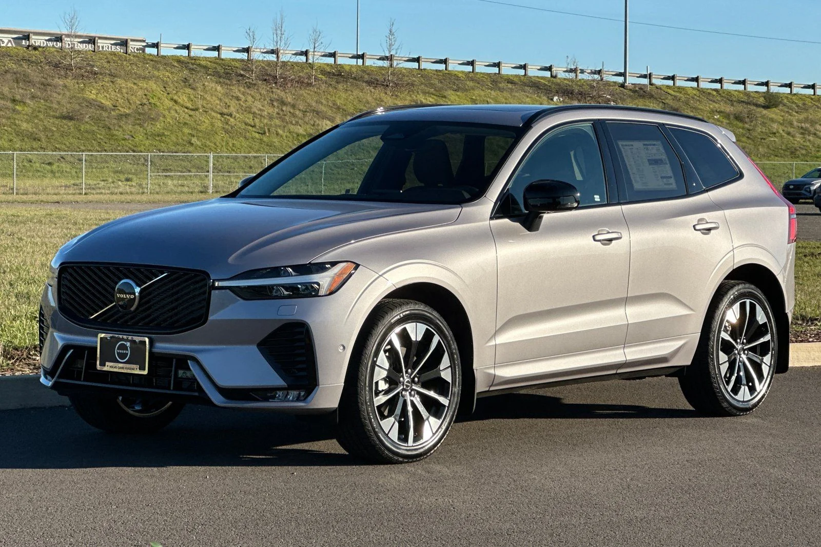 2026 Volvo XC60 Plus - Photo 7