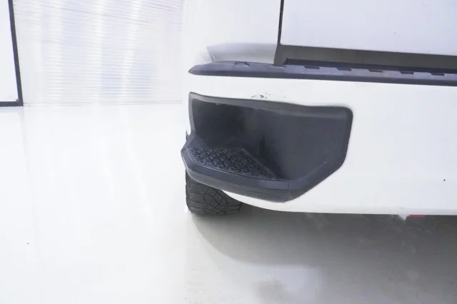 Used 2022 WHITE Chevrolet Custom image 9
