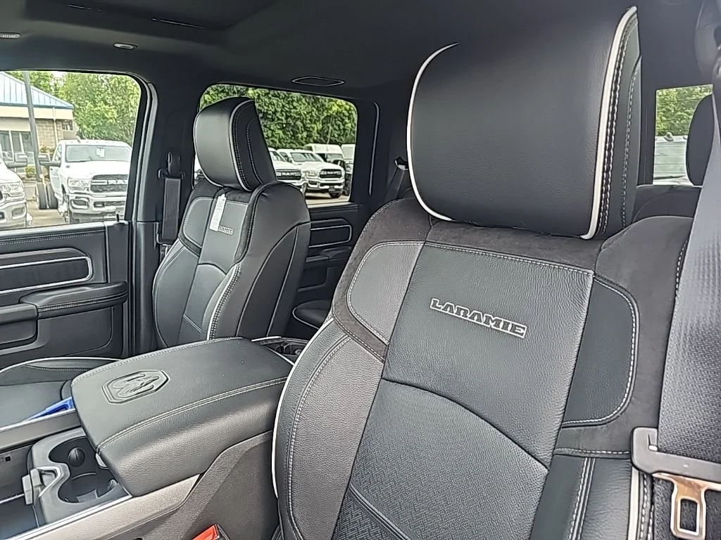 2025 RAM 2500 Laramie - Photo 12