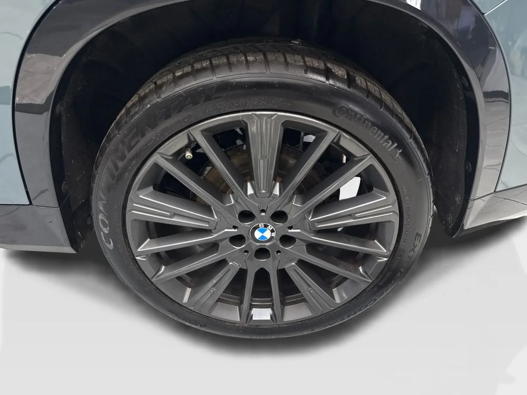 Used 2023 Green BMW xDrive28i image 86
