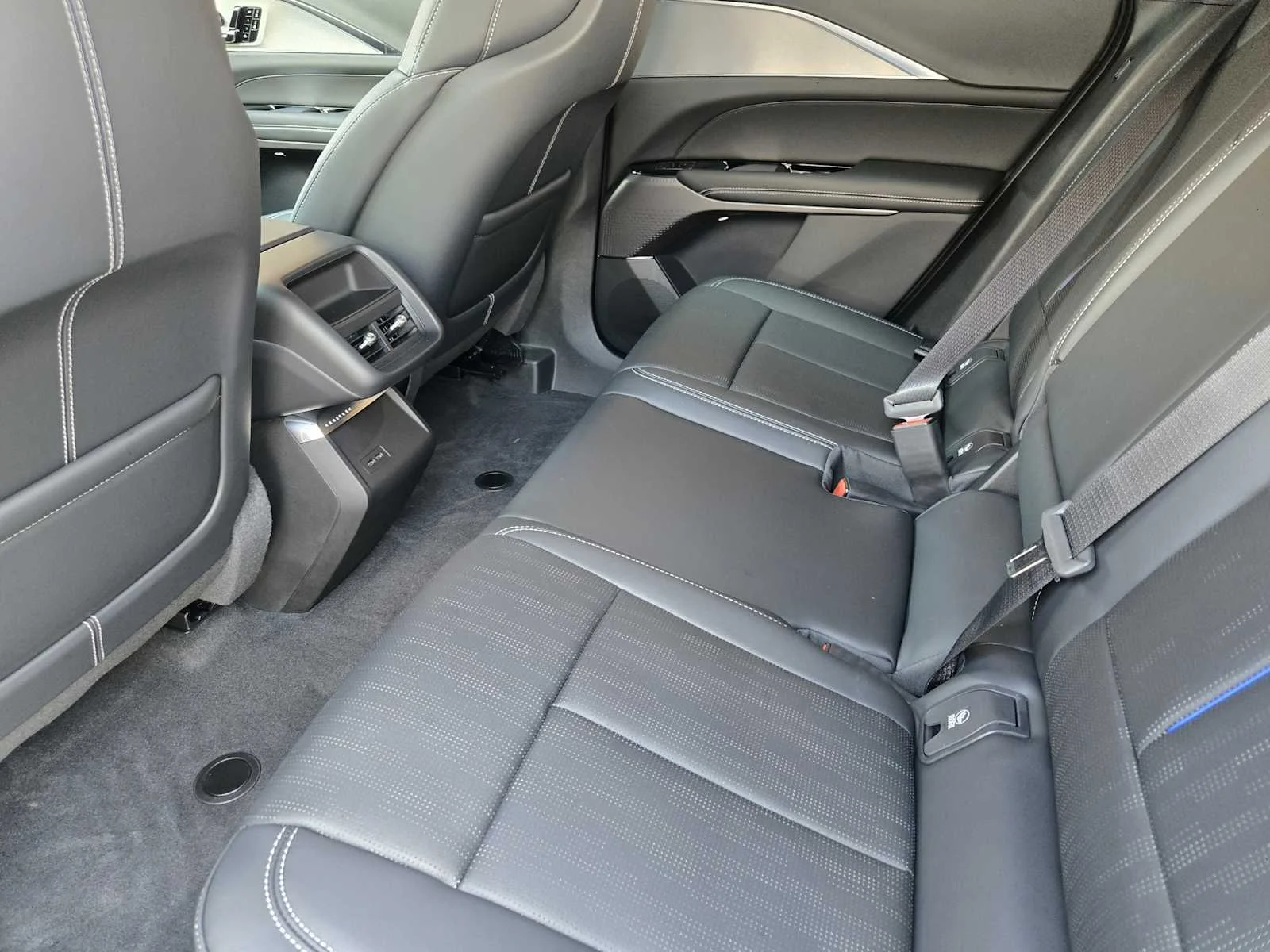 New 2027 Cashmere Cadillac Sport image 19