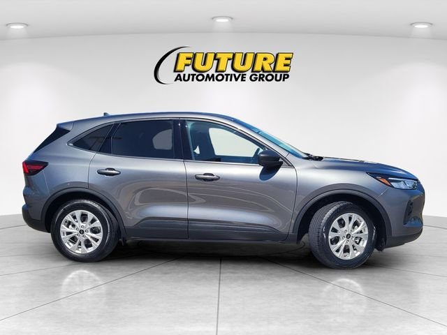 Used 2025 Gray Ford Active image 3