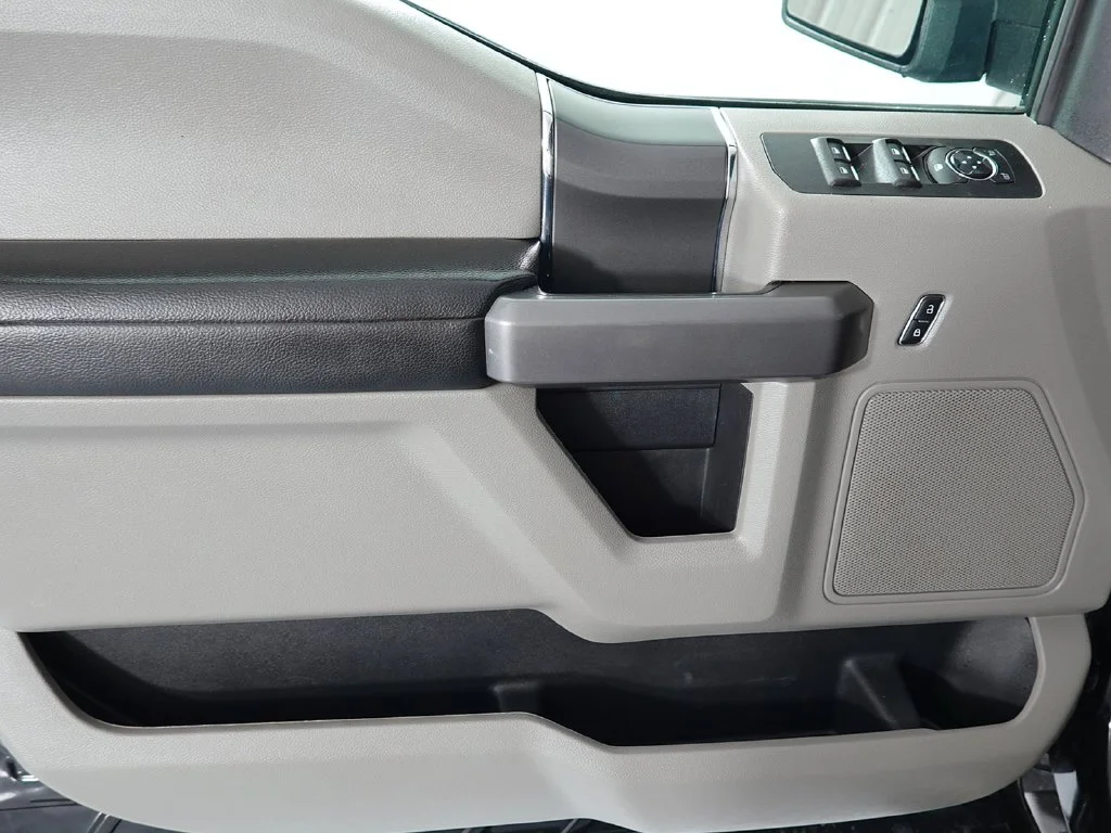Used 2019 Black Ford XLT image 10
