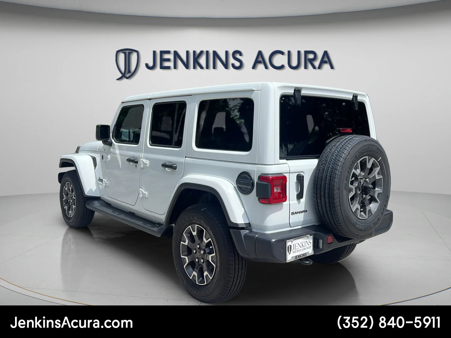 Used 2026 Bright White Clearcoat Jeep Sahara image 5