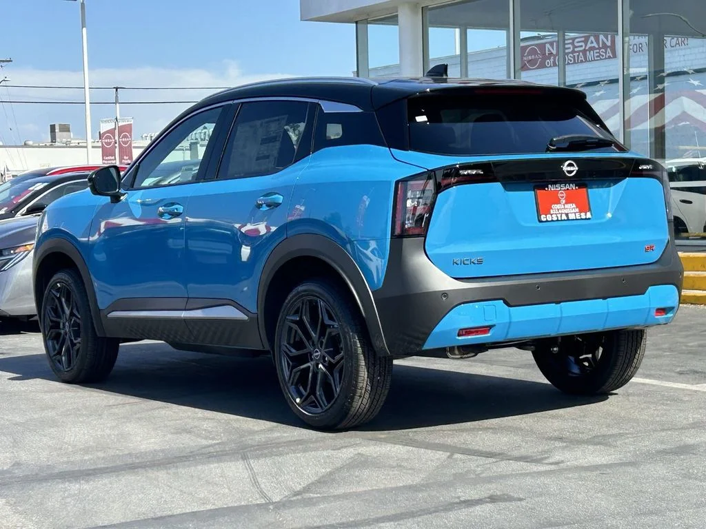 New 2026 Arctic Ice Blue Metallic / Super Black Two-tone Nissan SR image 2