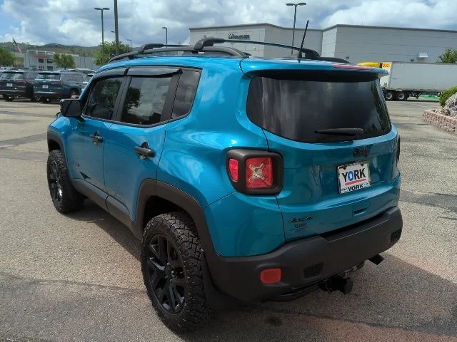 Used 2022 Teal Jeep Altitude image 6