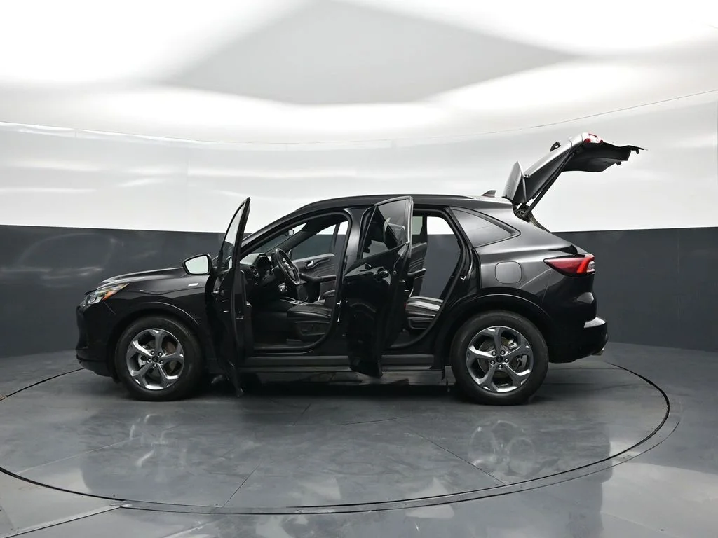 Used 2023 Black Ford ST-Line image 29