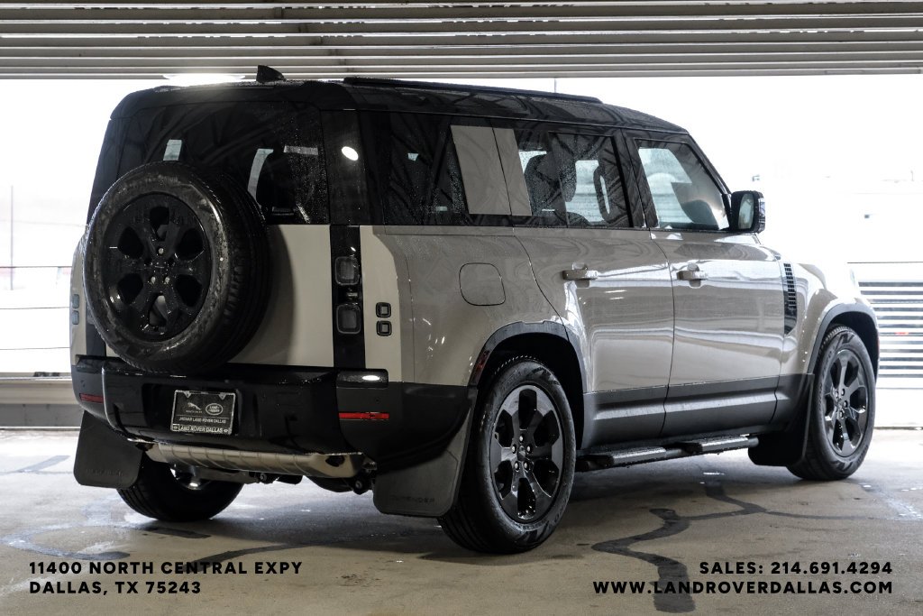 New 2026 Borasco Grey Metallic Land Rover S image 6