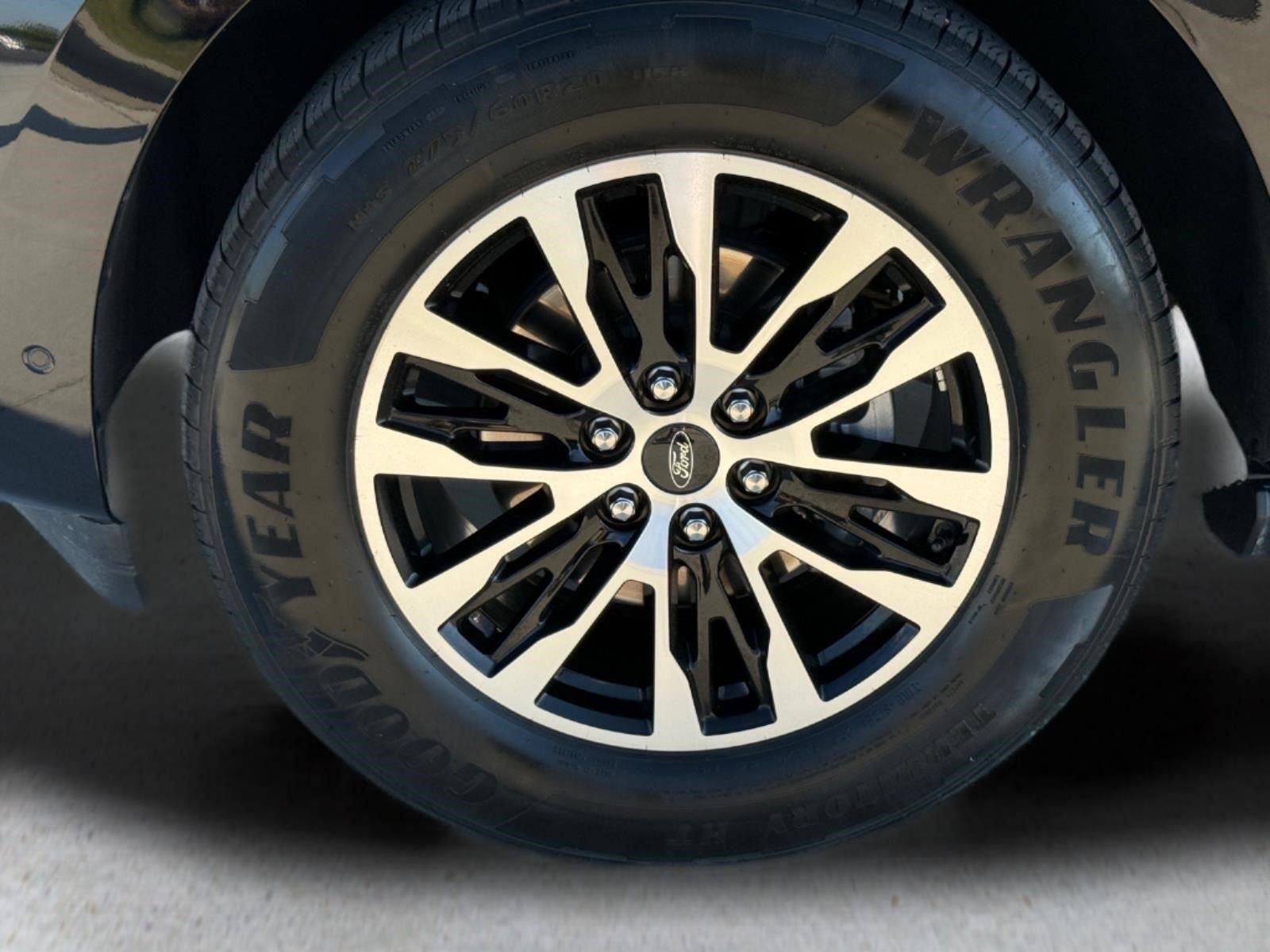 Used 2025 Agate Black Ford Platinum image 13