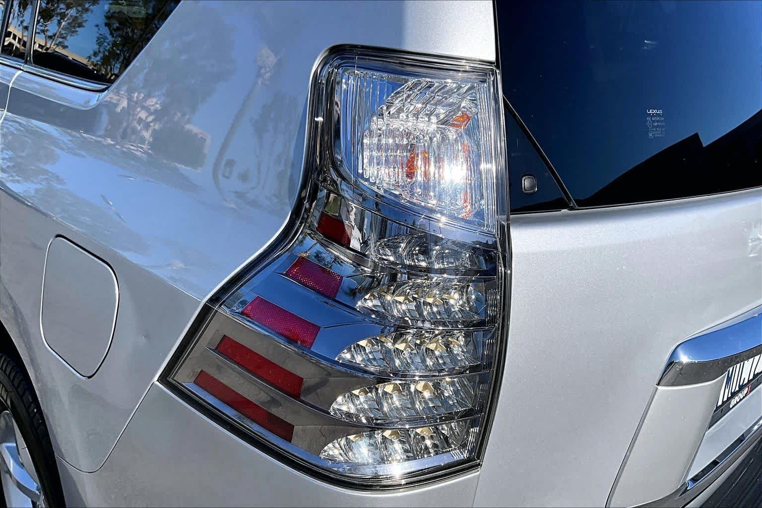 Used 2015 Silver Lining Metallic Lexus  image 27