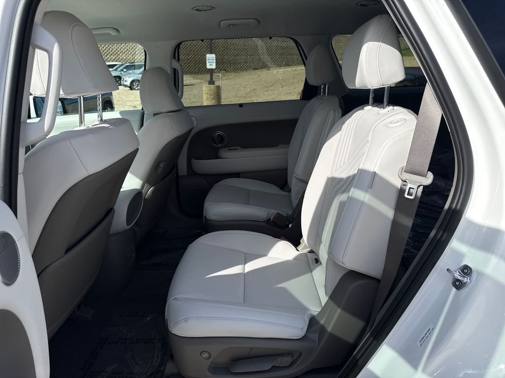 New 2026 White Hyundai SEL image 25