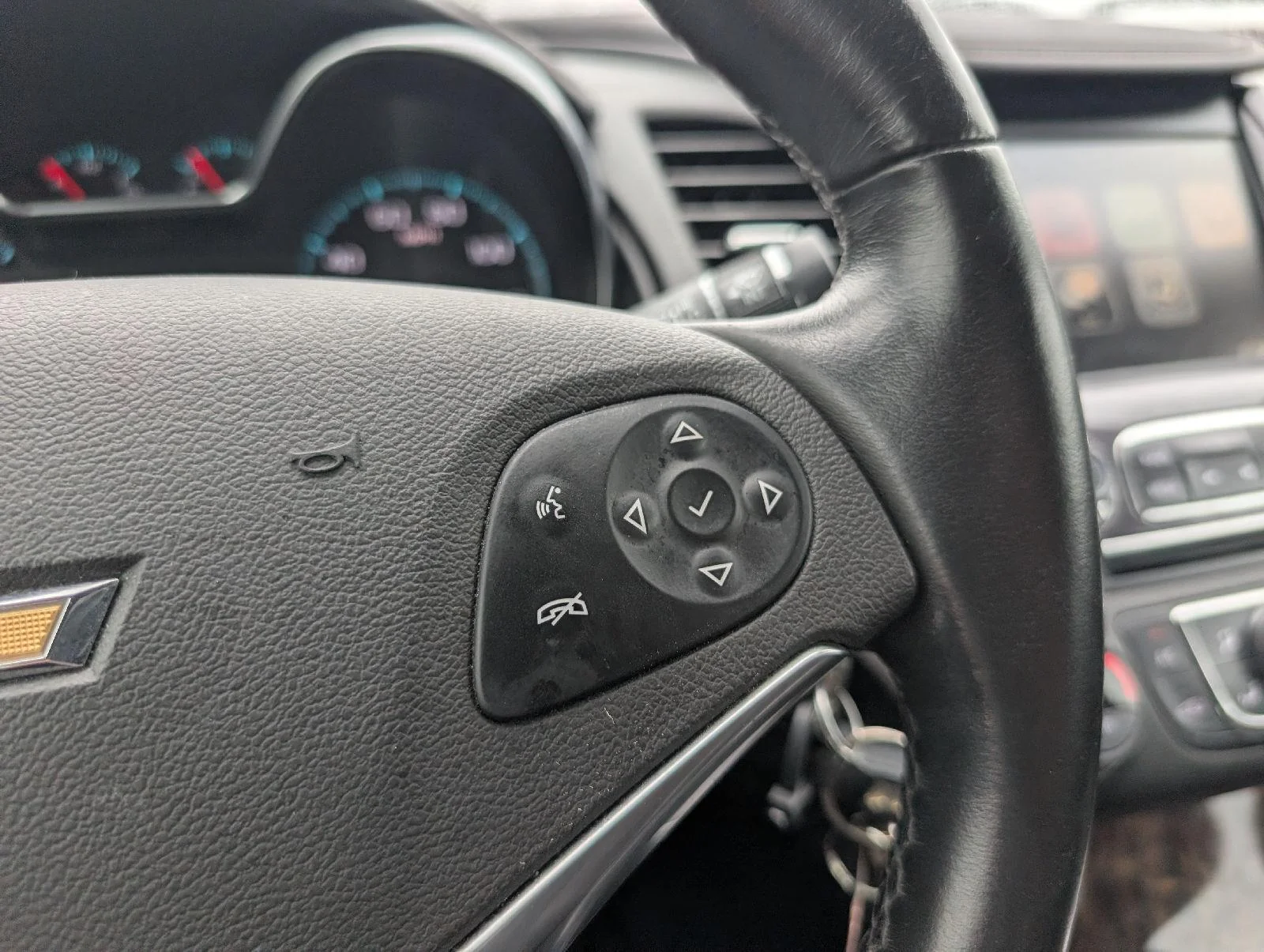 Used 2015 Blue Velvet Metallic Chevrolet LT image 13