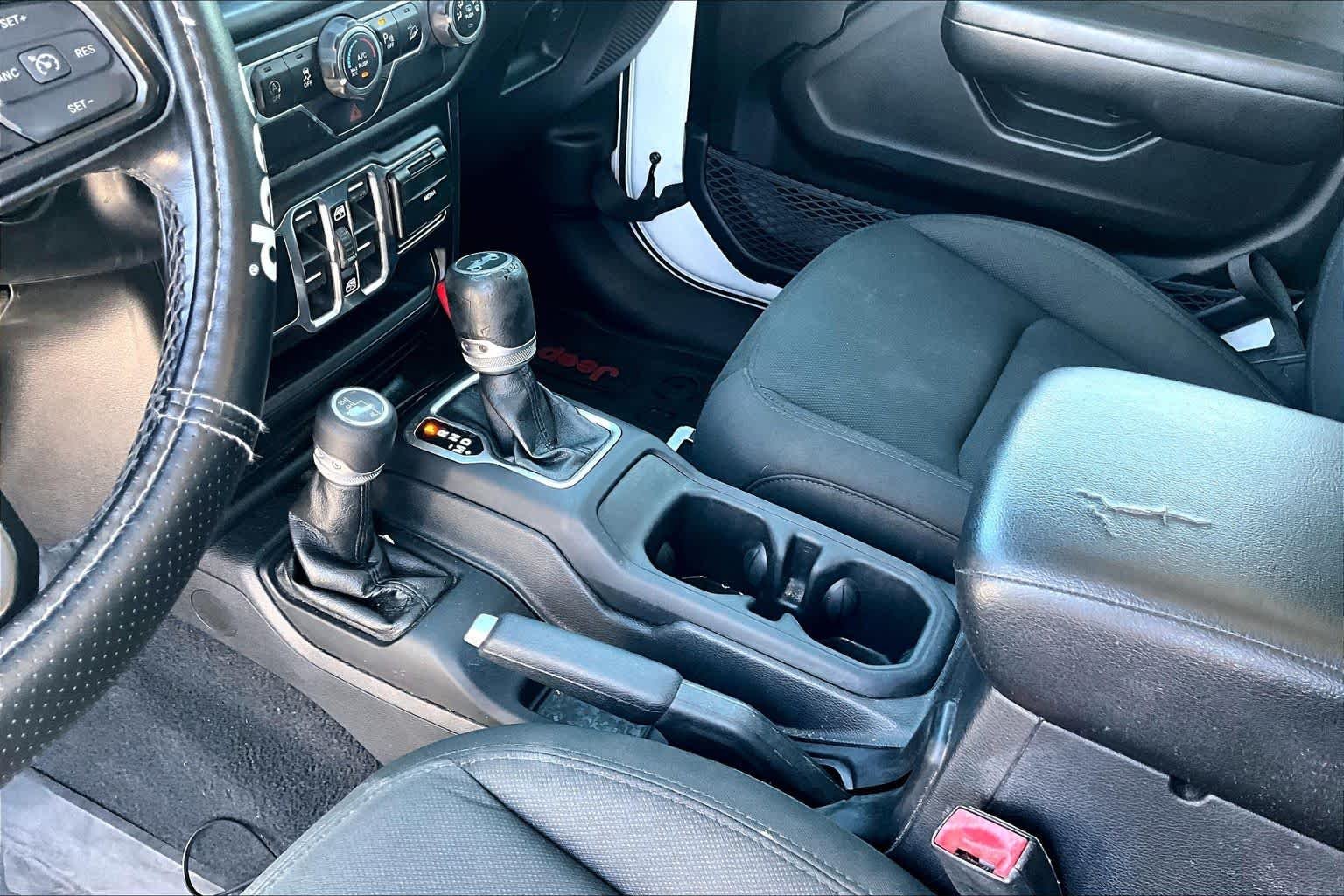 Used 2019 Bright White Clearcoat Jeep Sport S image 16