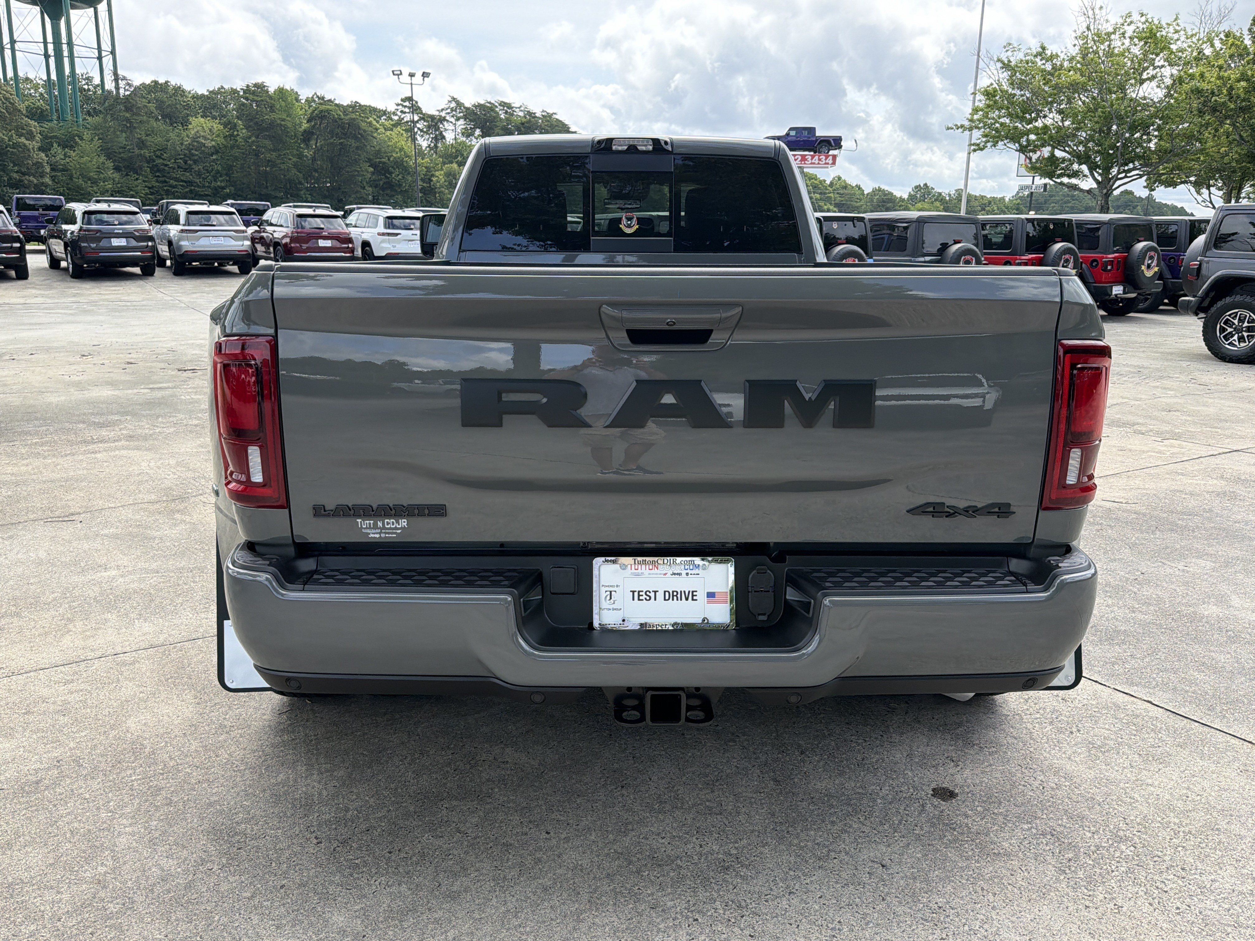 New 2026 Ceramic Gray Clear-Coat Exterior Paint RAM Laramie image 6