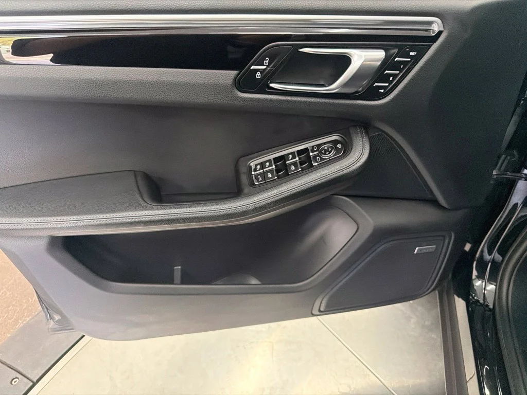 Used 2022 Black Porsche Base image 11