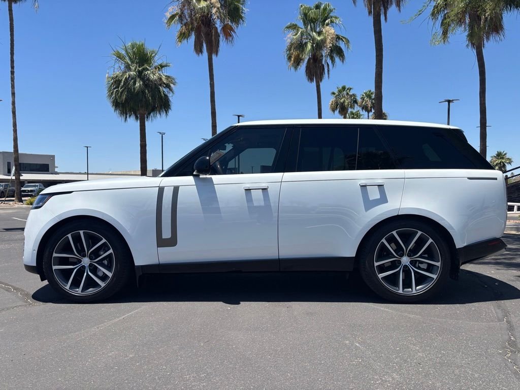 Certified Used 2025 Ostuni Pearl White Premium Metallic Land Rover SE image 4