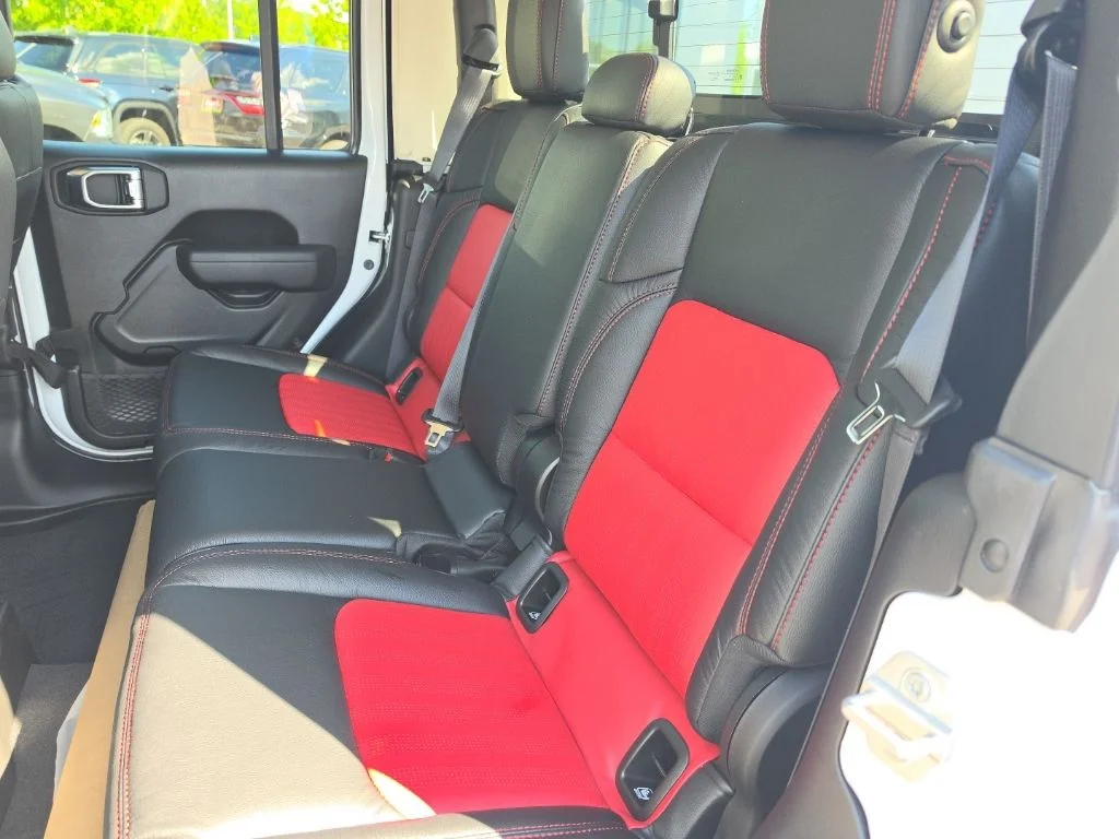 2025 Jeep Gladiator Willys - Photo 14