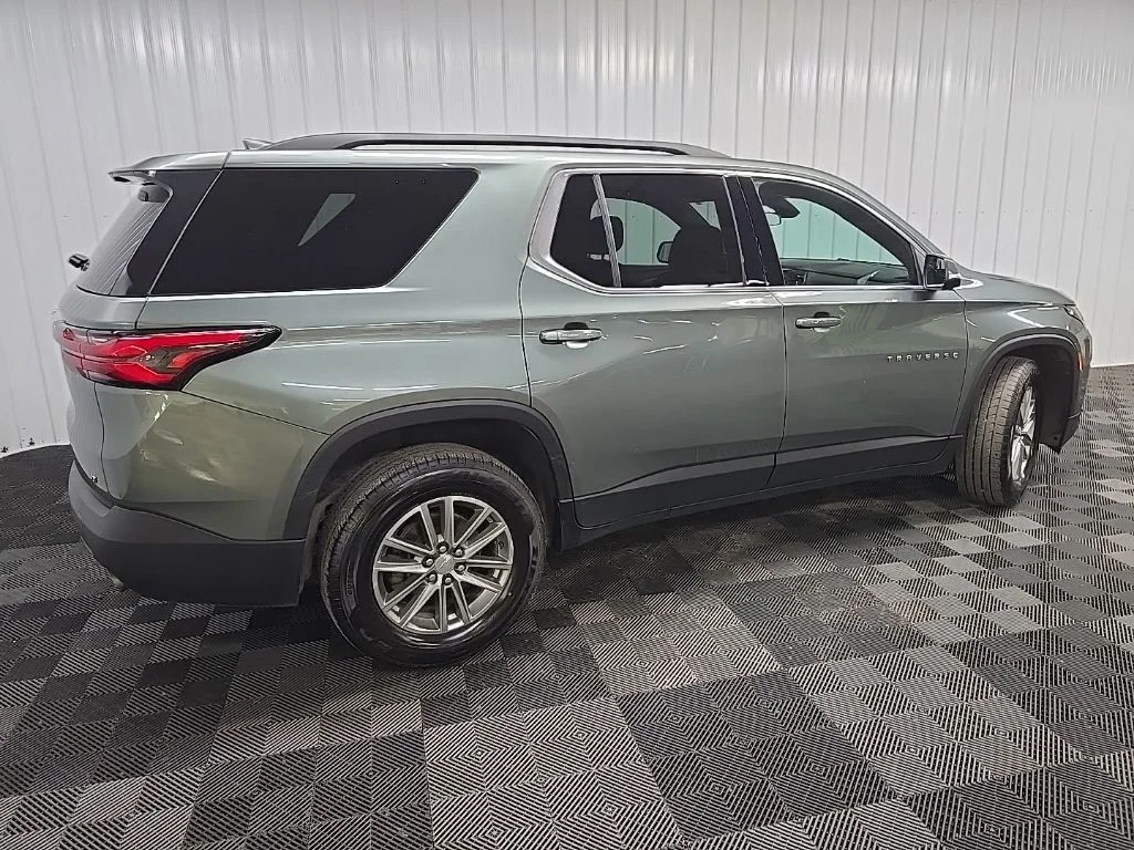 Used 2023 Green Chevrolet LT image 3
