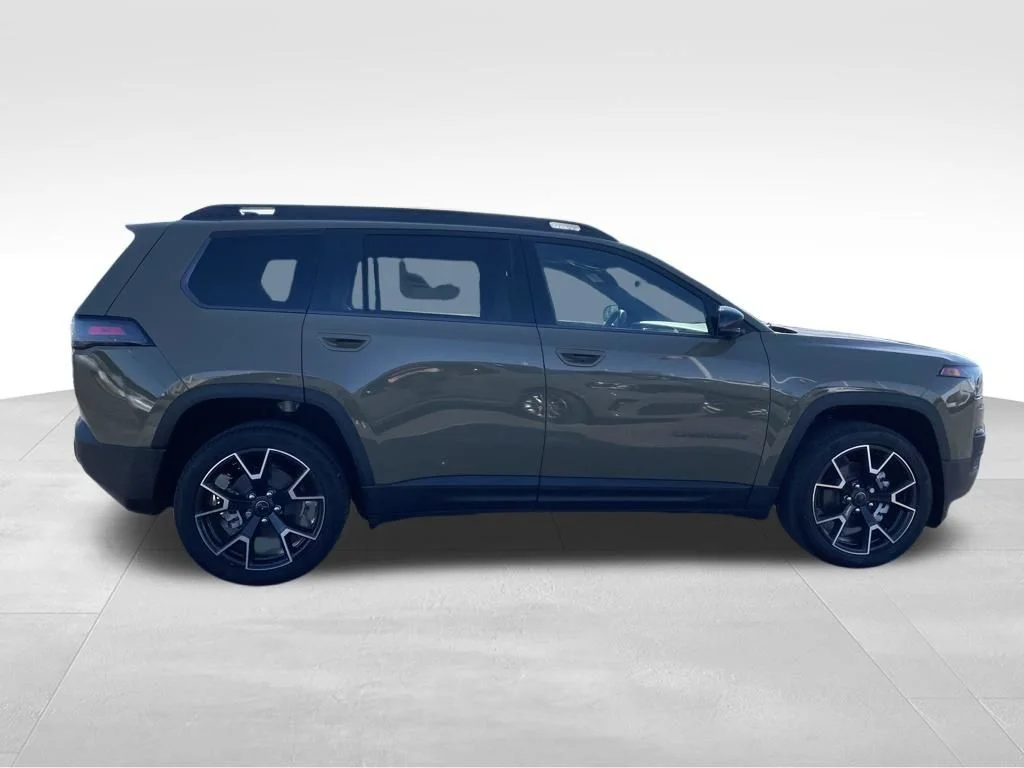 New 2026  Jeep Overland image 6