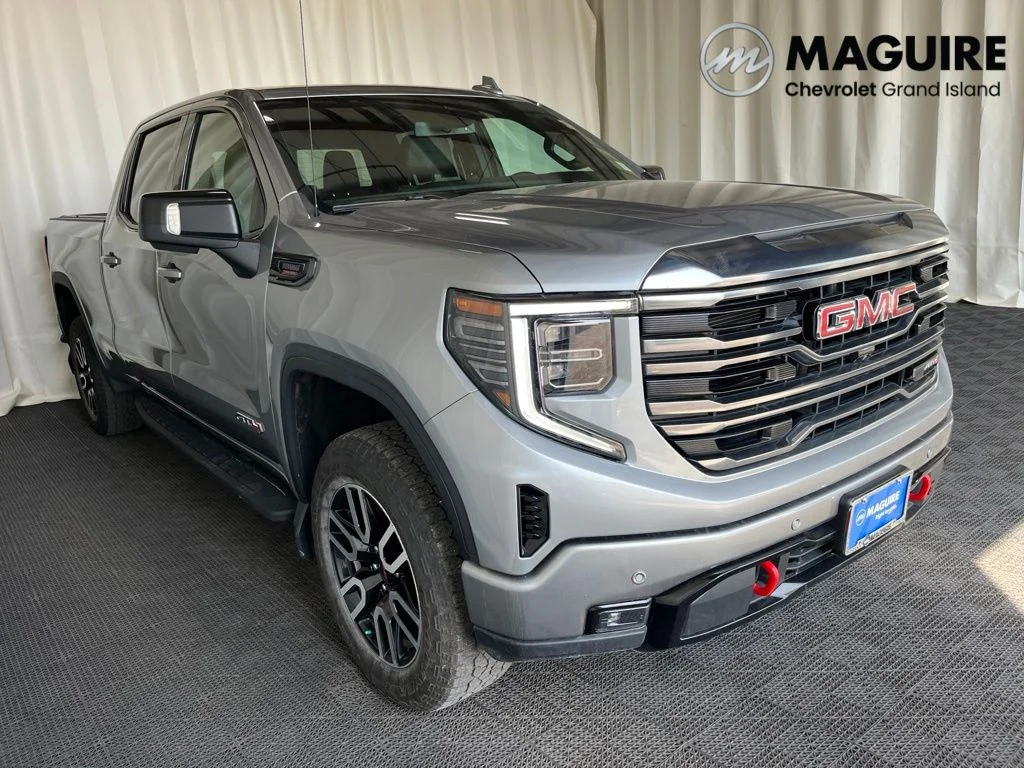 Used 2024 Gray GMC AT4 image 28