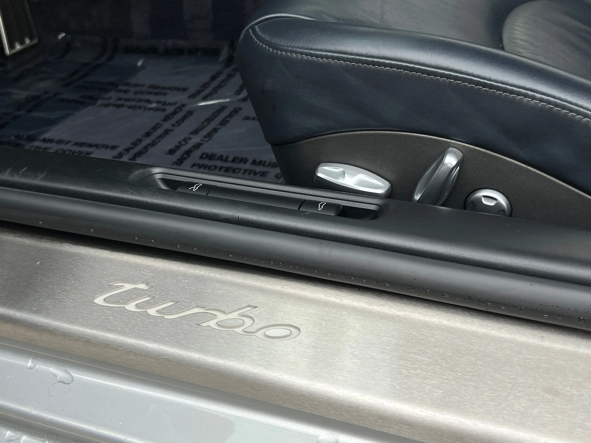 Used 2007 Silver Porsche Turbo image 35