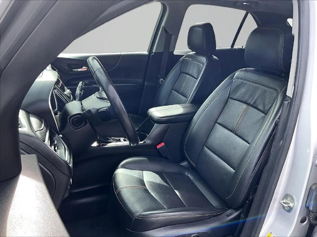 Used 2022 Silver Chevrolet Premier image 26