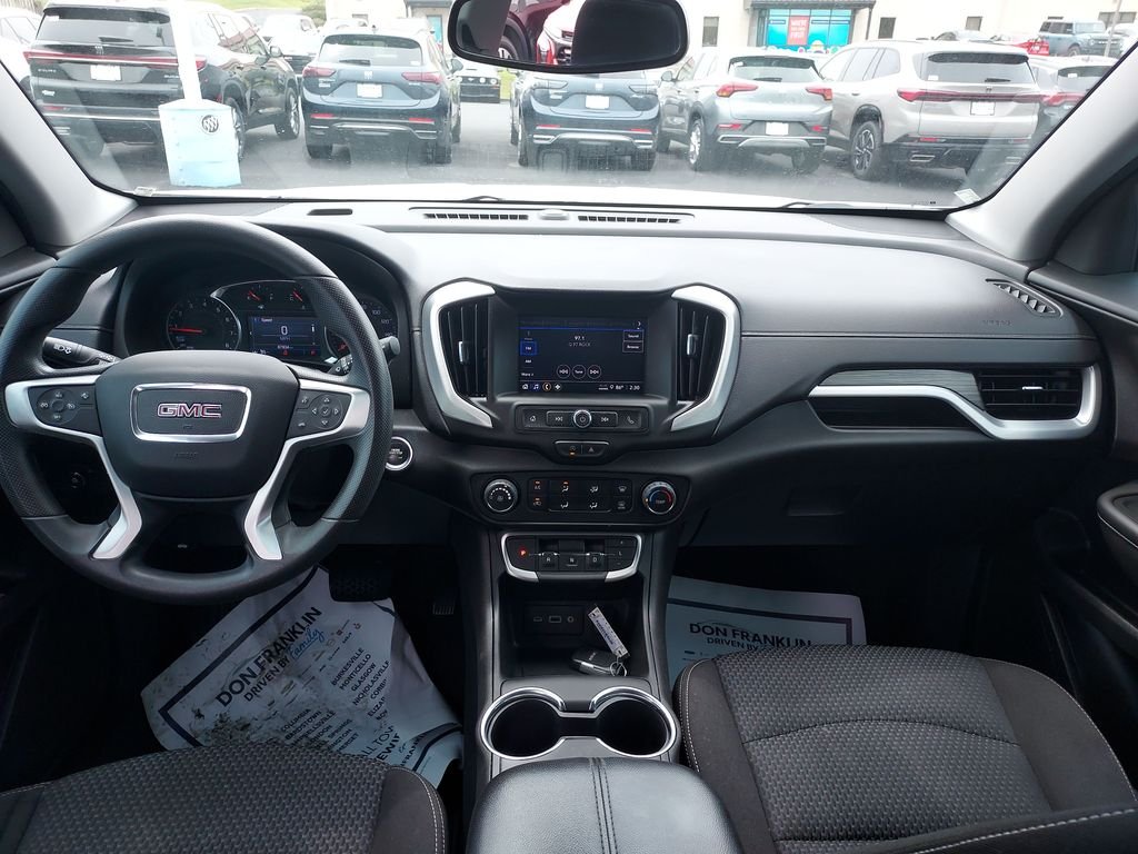 Used 2024 White GMC SLE image 15