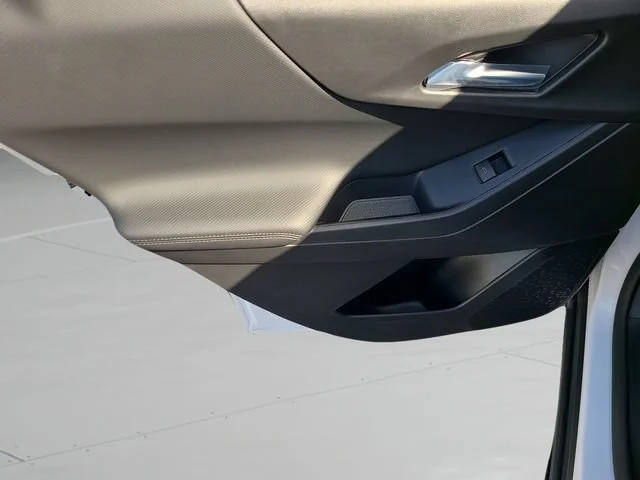 New 2027 Summit White Chevrolet LT image 16