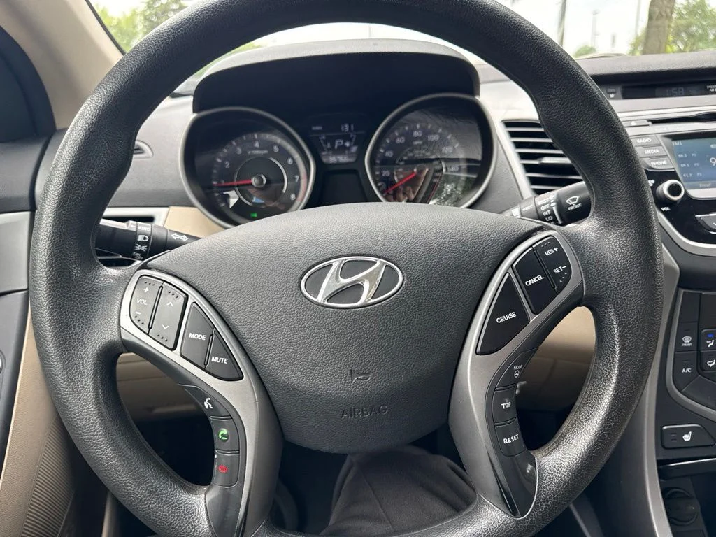 Used 2014 Red Hyundai SE image 21