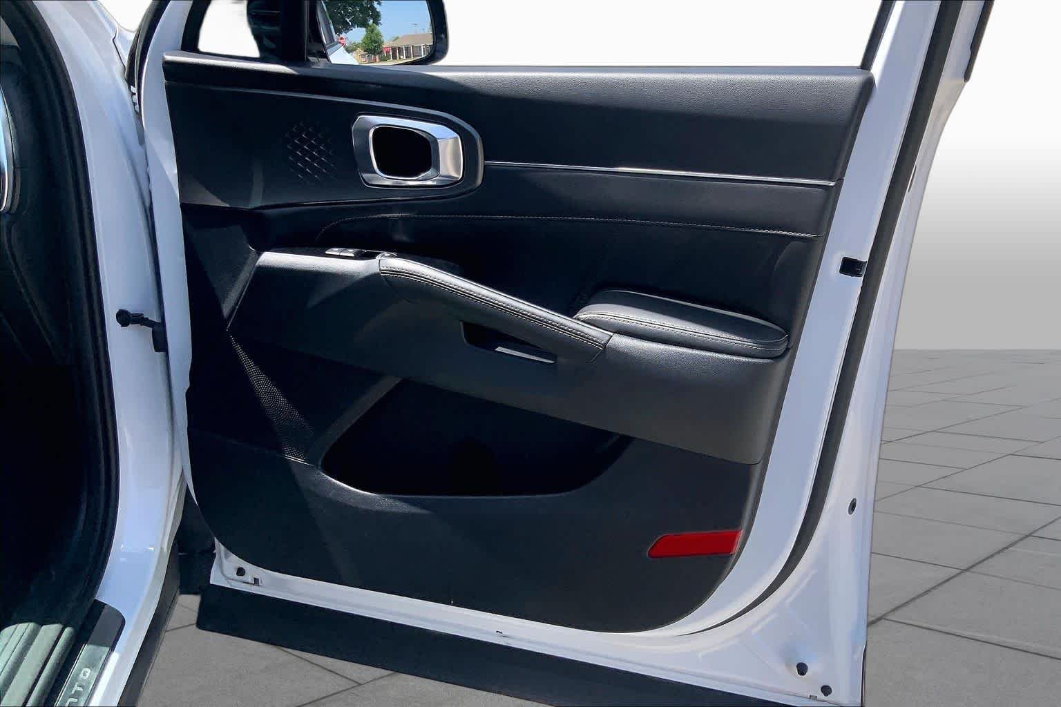 Certified Used 2023 Glacial White Pearl Kia SX image 22