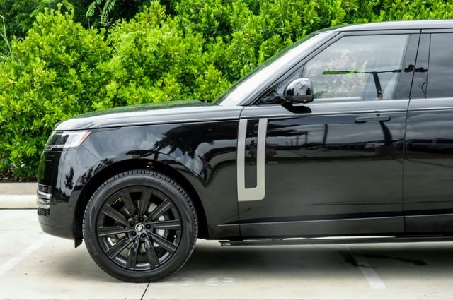 Used 2023 Black Land Rover SE image 19